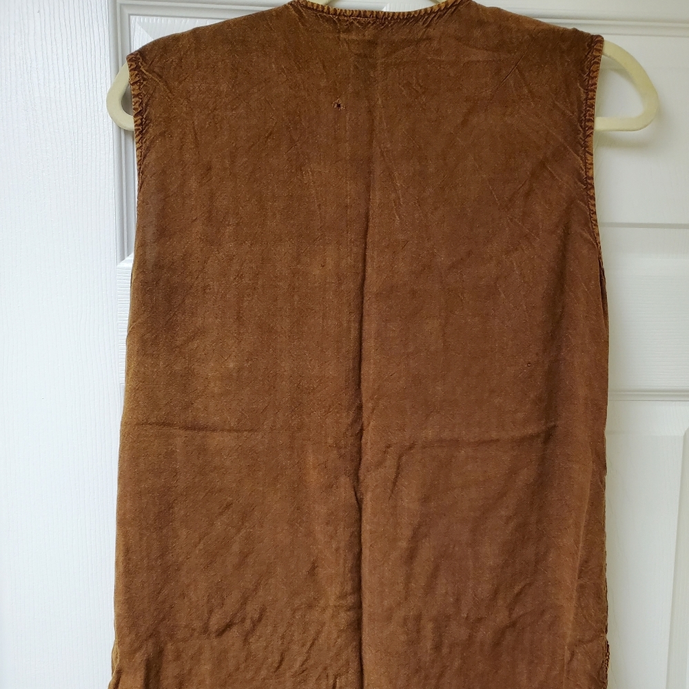 Embroided Tank Top - Picture 3 of 5